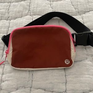 Lululemon Everywhere Belt Bag